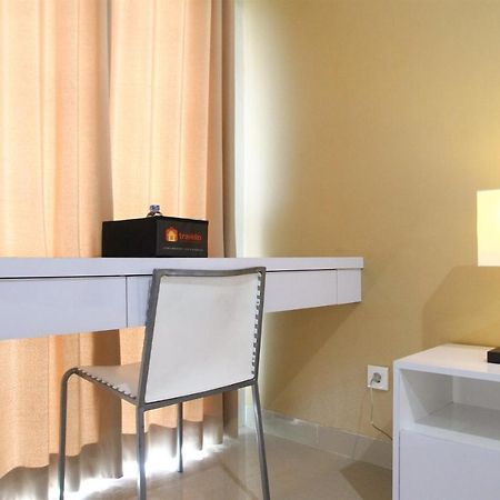 Comfortable Studio Apartment Grand Dhika City By Travelio Bekasi Exterior photo